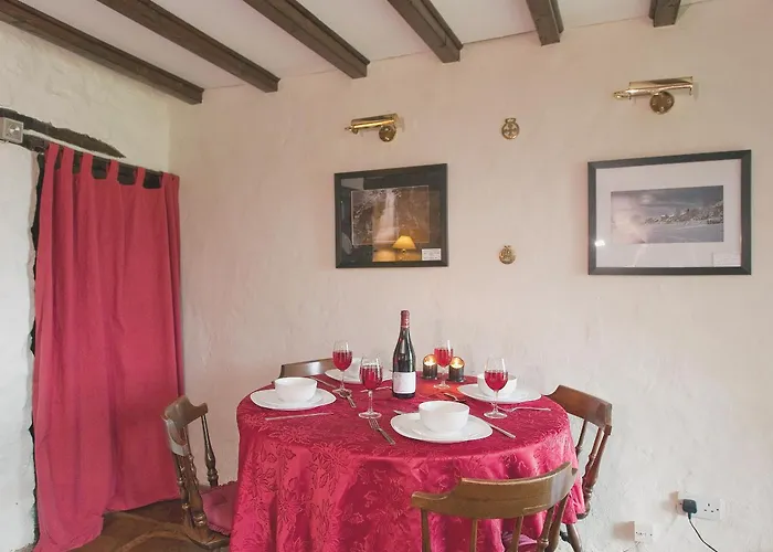Holly Cottage